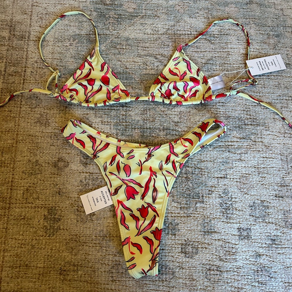LICORNE SANS CORNE Bikini Top & Bottoms Set